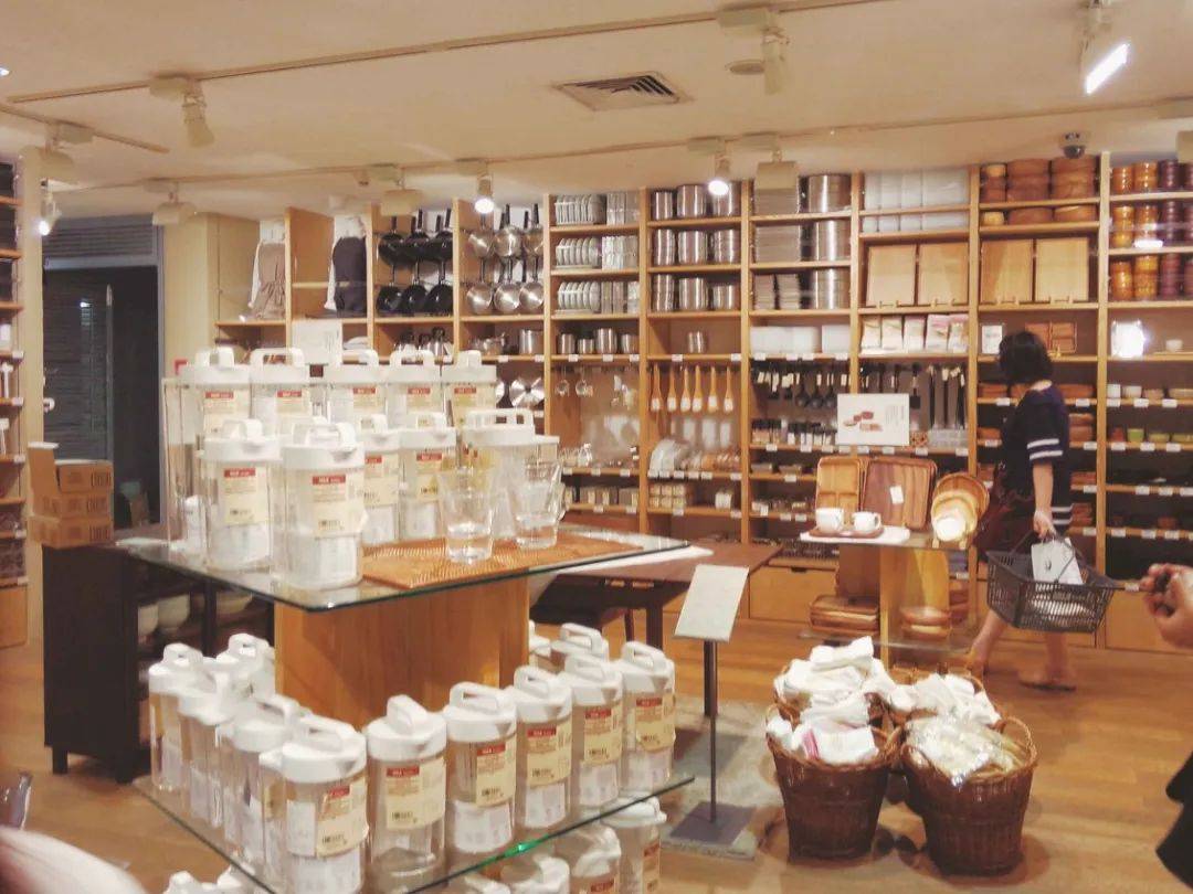 无印良品入局“折扣”小店AG真人平台巨擘微营：(图1)