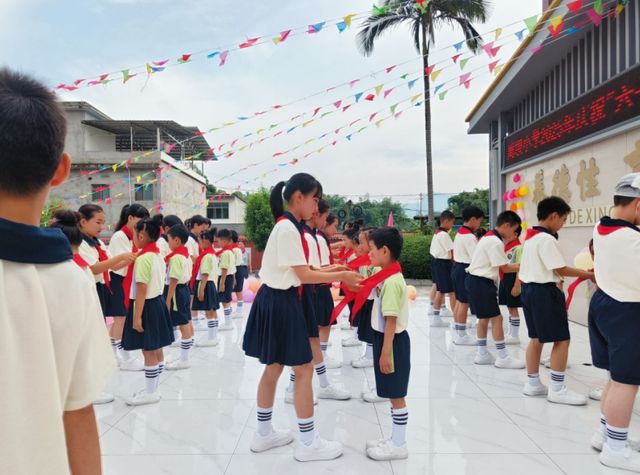 坝小学校开展2025年“六一”儿童节活动AG真人娱乐网址宜宾市江安县夕佳山镇周(图2)