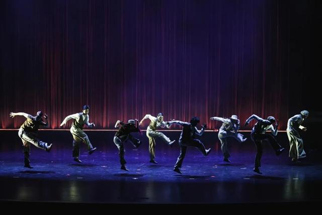 爱丁堡让世界看到中国当代年轻人的朝气蓬勃AG真人上海原创街舞剧场《借东风》登陆(图3)